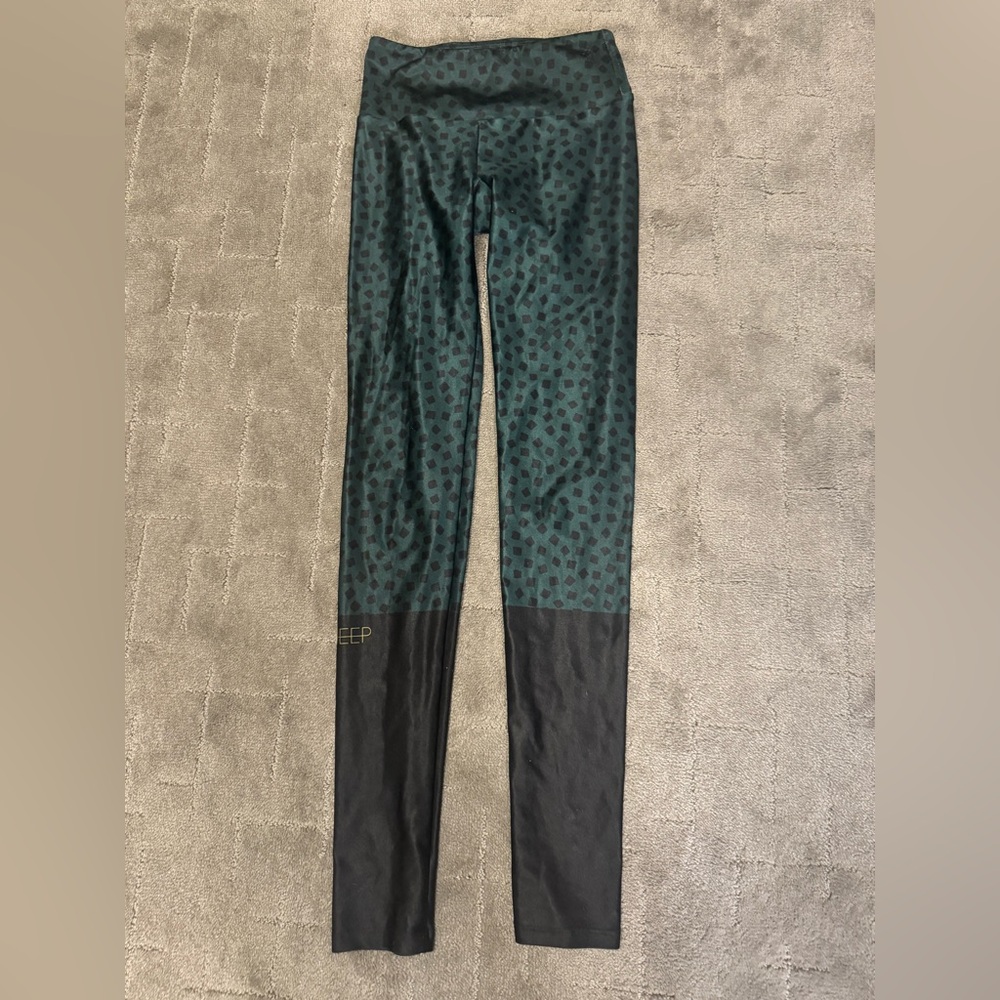 Goldsheep Green and Black Patterned Leggings, sz. XS